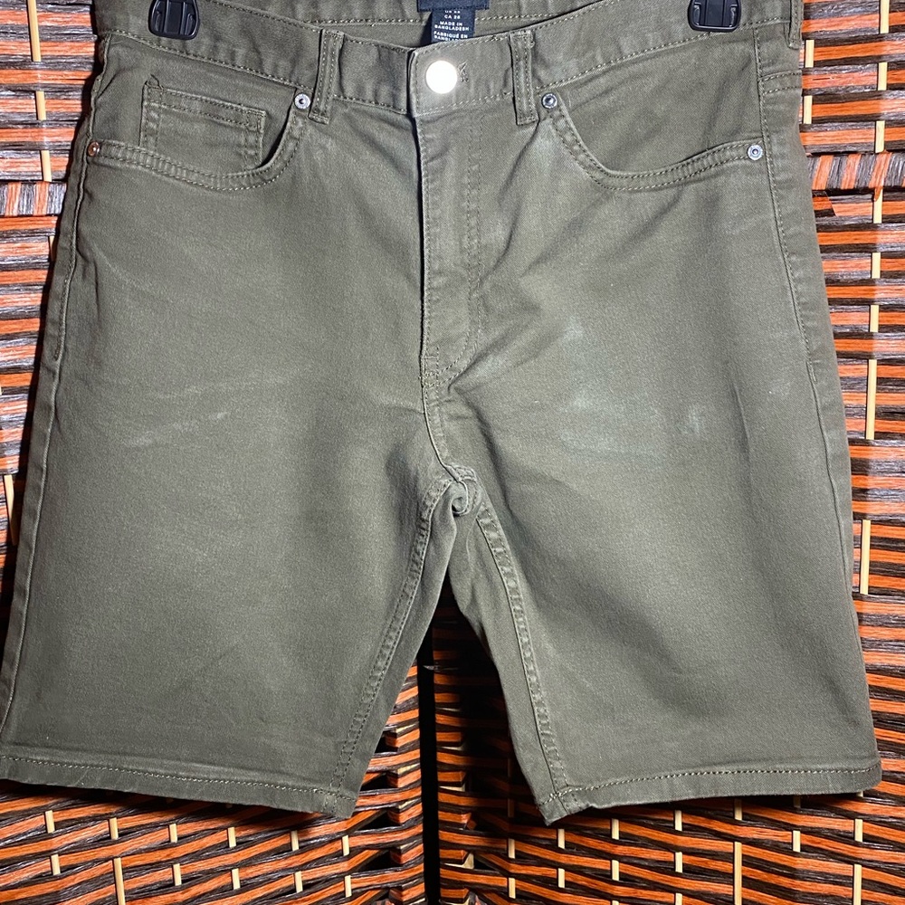 H&M Olive Green Flat-Front Men's Shorts